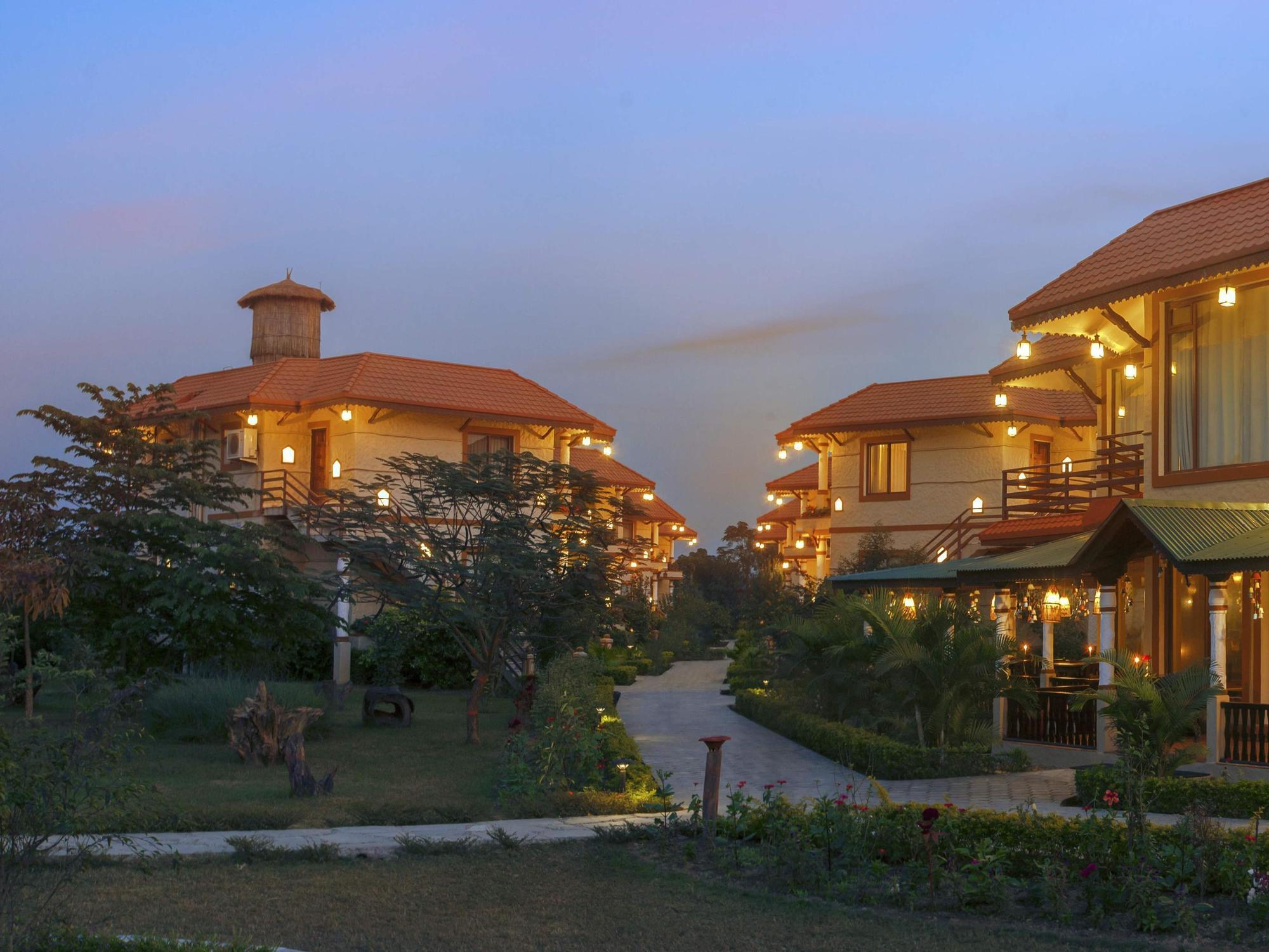Green Park Chitwan Sauraha Luaran gambar